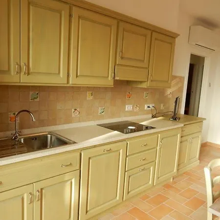 Sleeps 4 Pool Air Con Wifi * Montecarotto